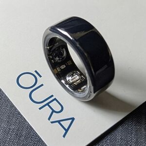 Oura Ring Gen 3 - Horizon Black - Size 6 with charger and box